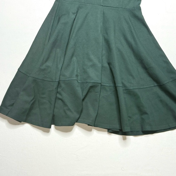 Bar lll Forest Green Sleeveless  V-neck Fit & Flare Dress Size Small - Picture 4 of 5